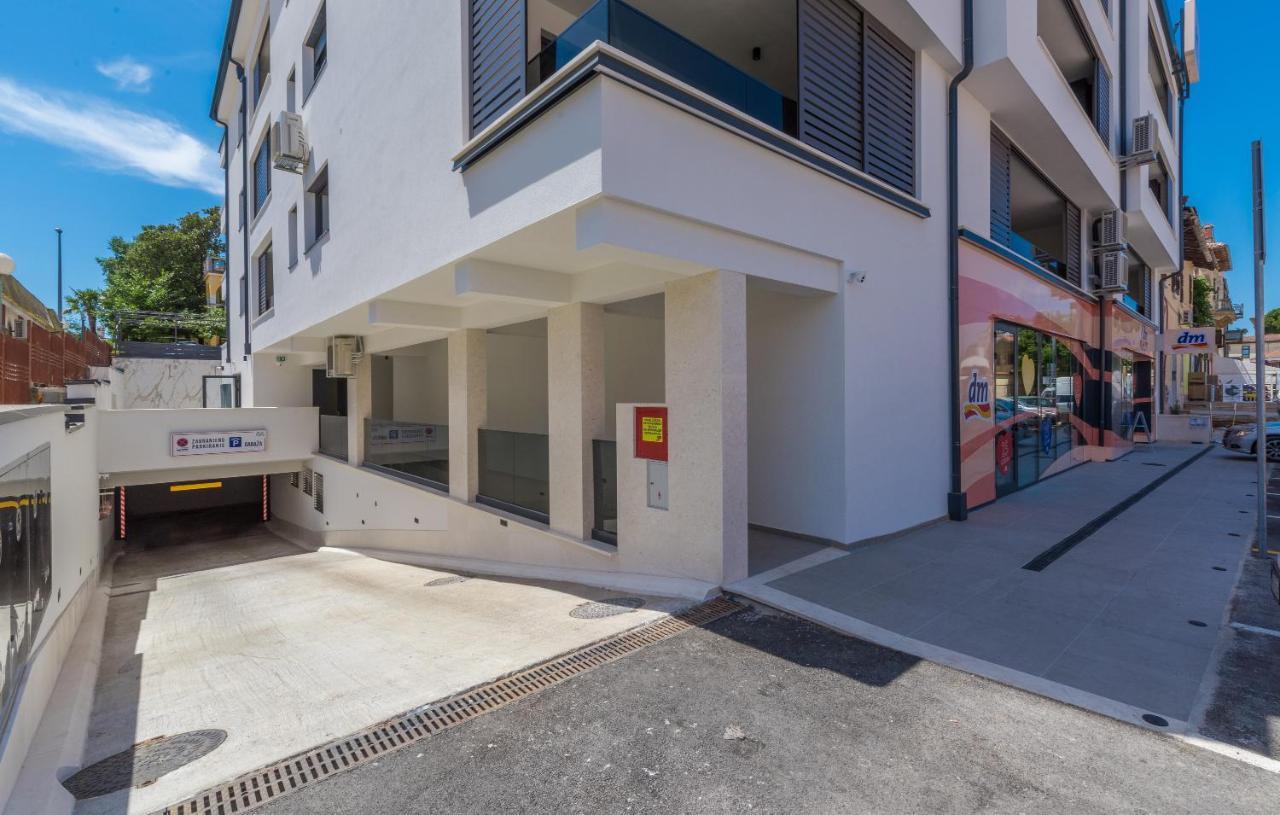 Val Di Sole 2 Apartment Porec Exterior photo